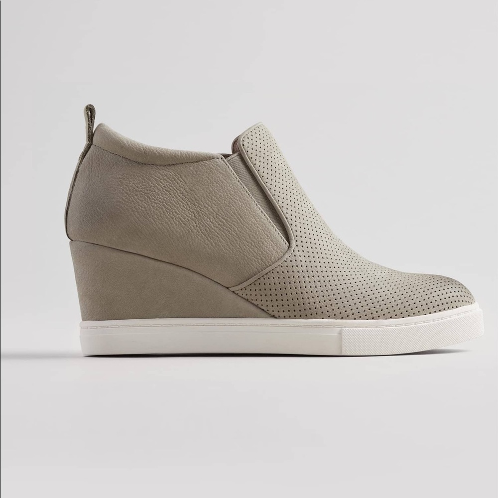 Caslon Leather Wedge Sneaker Size 8